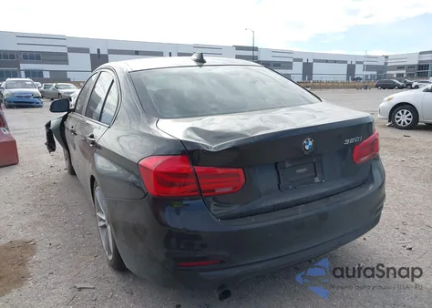 2016 BMW 320I z USA, uszkodzony, nr VIN WBA8A9C57GK617810